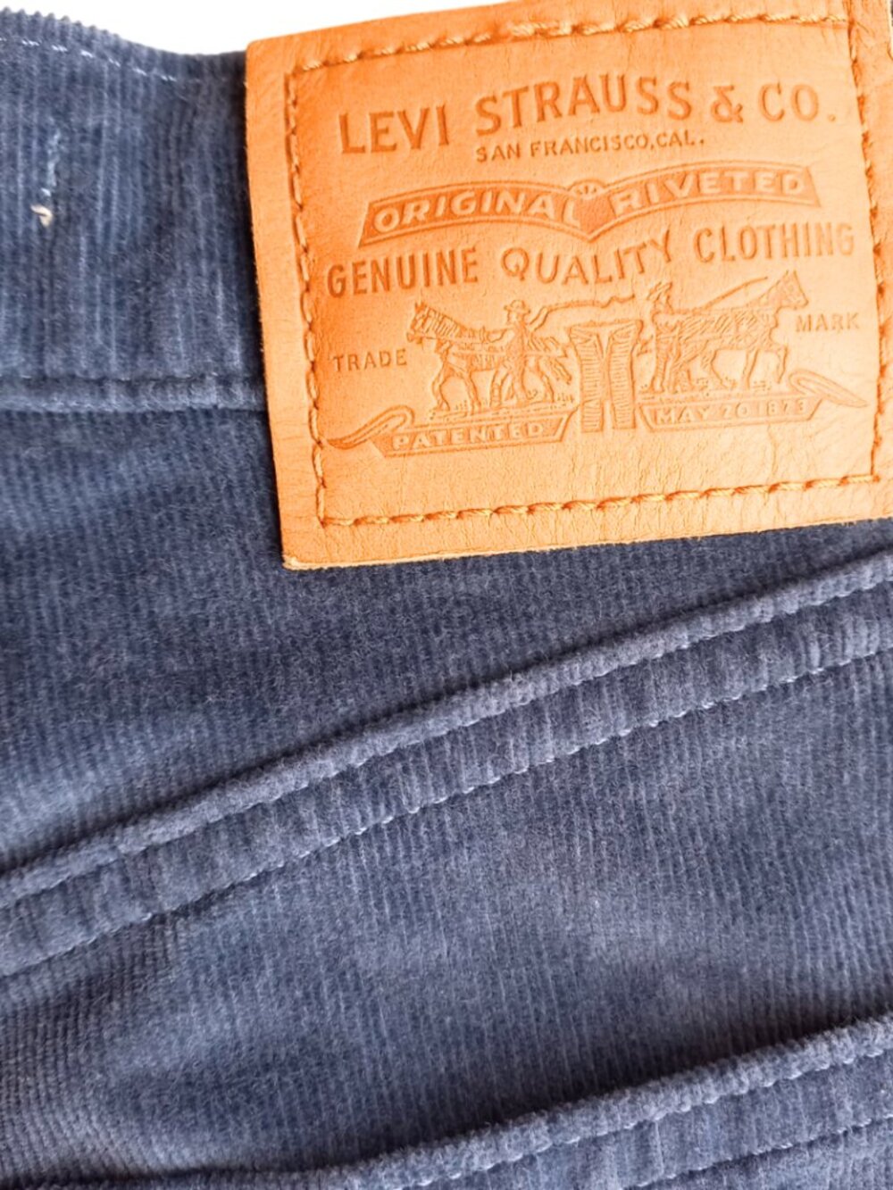 Levi's Premium Ribcage Corduroy Pants - High Rise Wide Leg, Size 23 - Picture 5 of 7